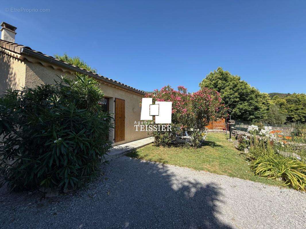 Maison à GRAVIERES