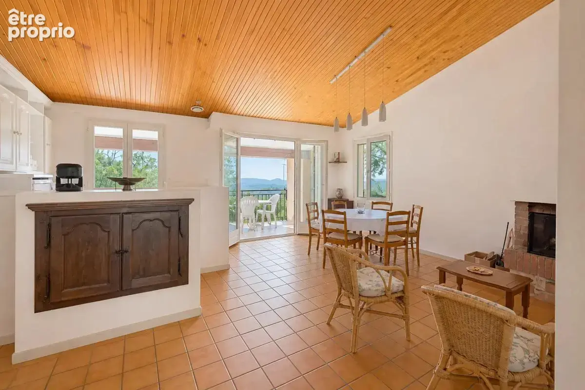 Maison de 8 pièces de 150 m² à Seillans - photo 3