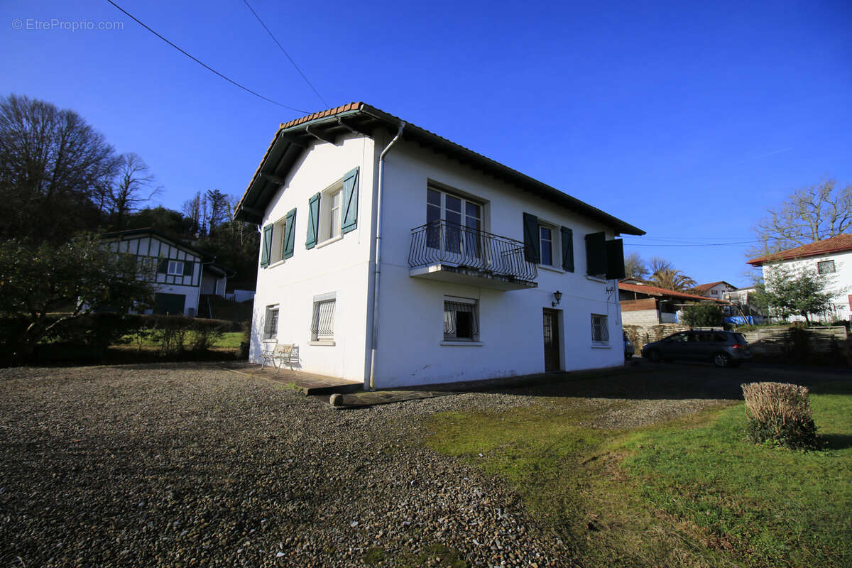 Maison à LARRESSORE