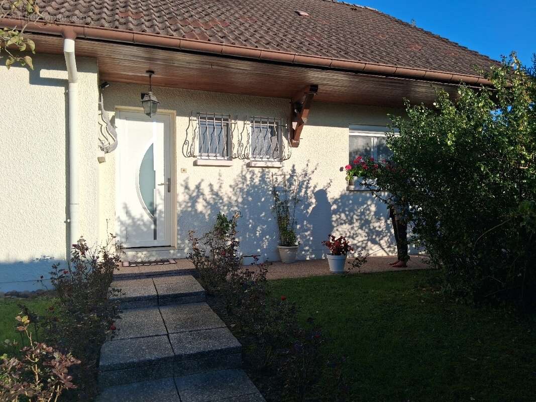 Maison à VIEUX-CHARMONT