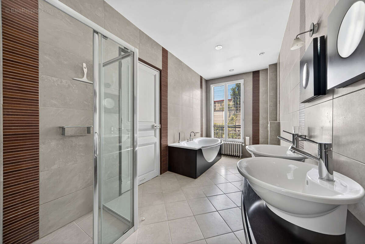 Maison à PARIS-14E