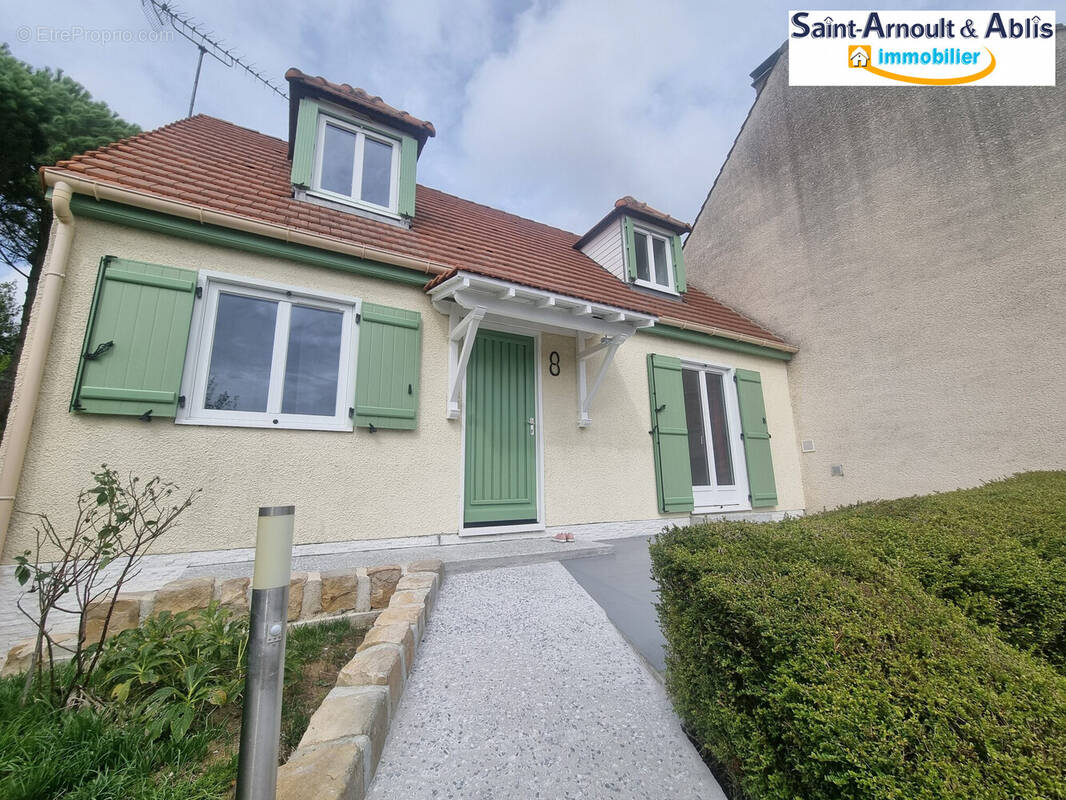 Maison à SAINT-ARNOULT-EN-YVELINES