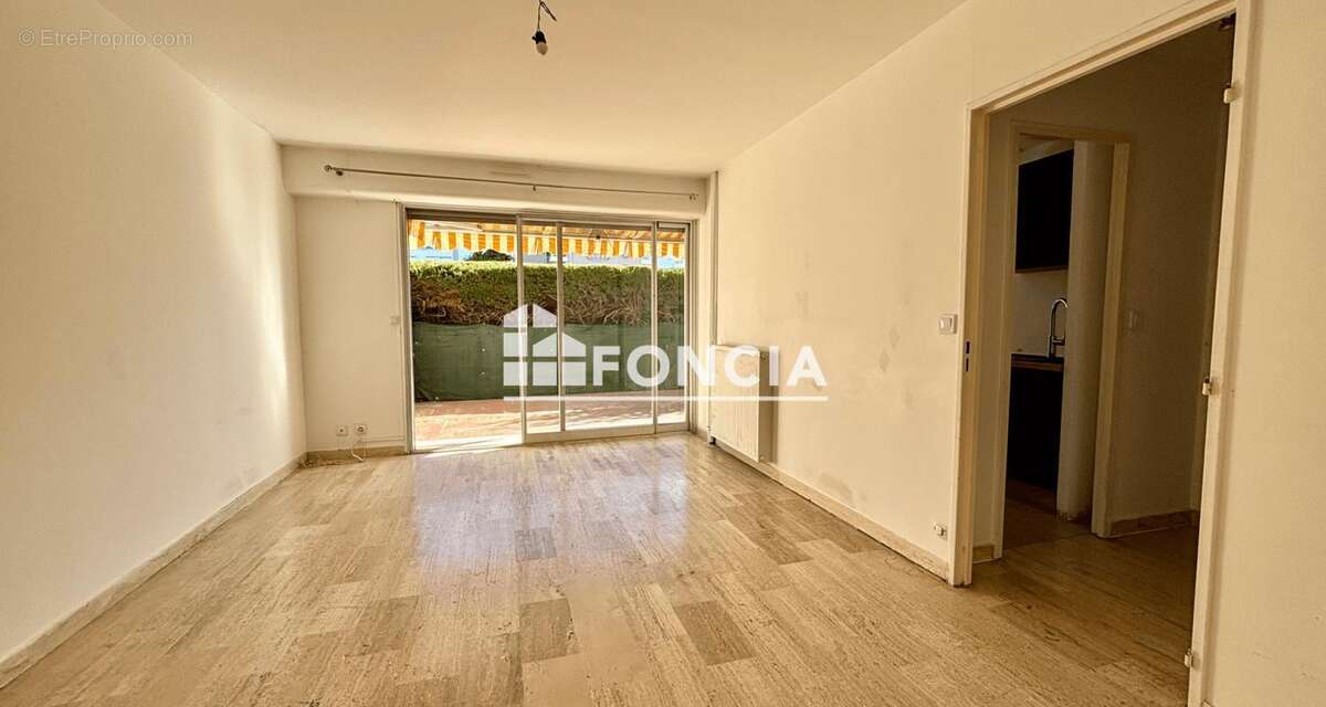 Appartement à VALLAURIS