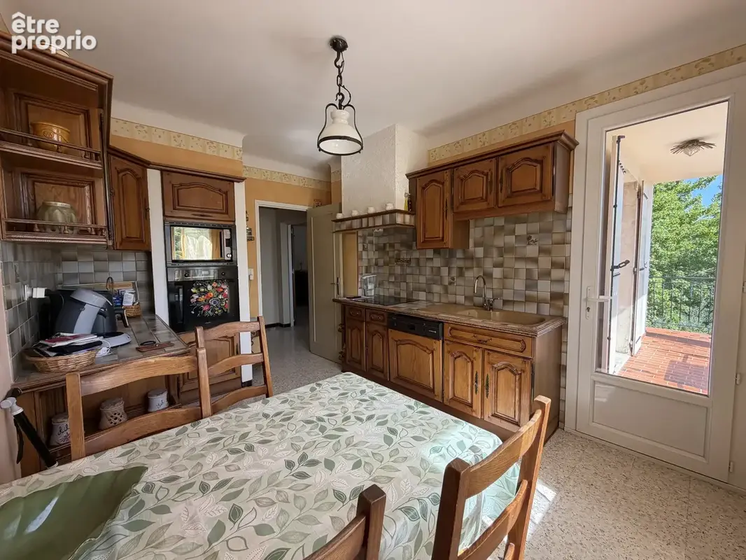 LAUDUN - Grande maison familiale avec appartement, piscine et terrain 1279m2 - photo 8