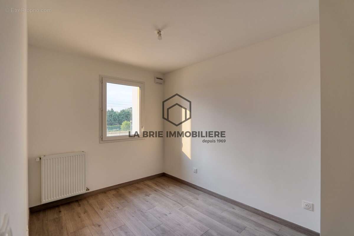 Appartement 63 m² à Mennecy  - photo 7