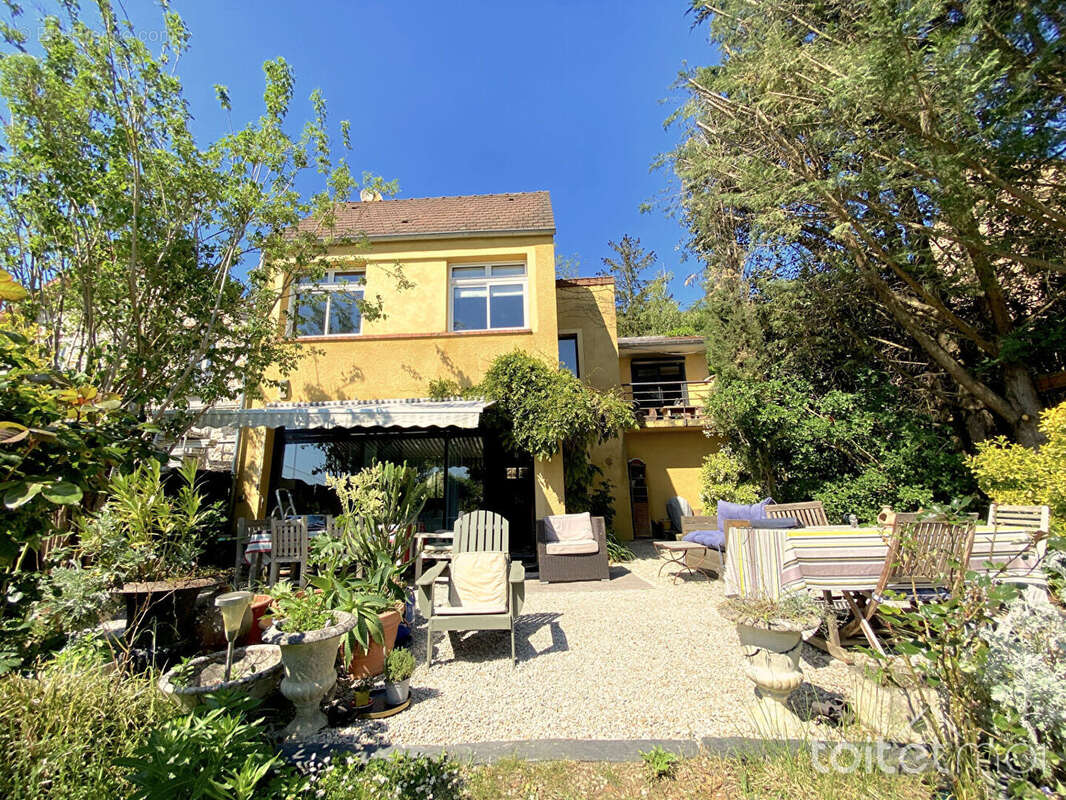 Maison à SAINT-REMY-LES-CHEVREUSE