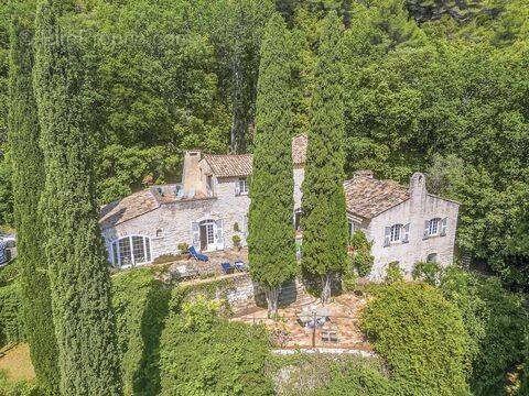 Maison à TOURRETTES-SUR-LOUP