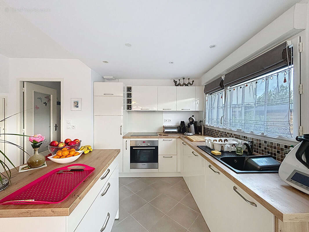 Maison à SAINT-JACQUES-DE-LA-LANDE