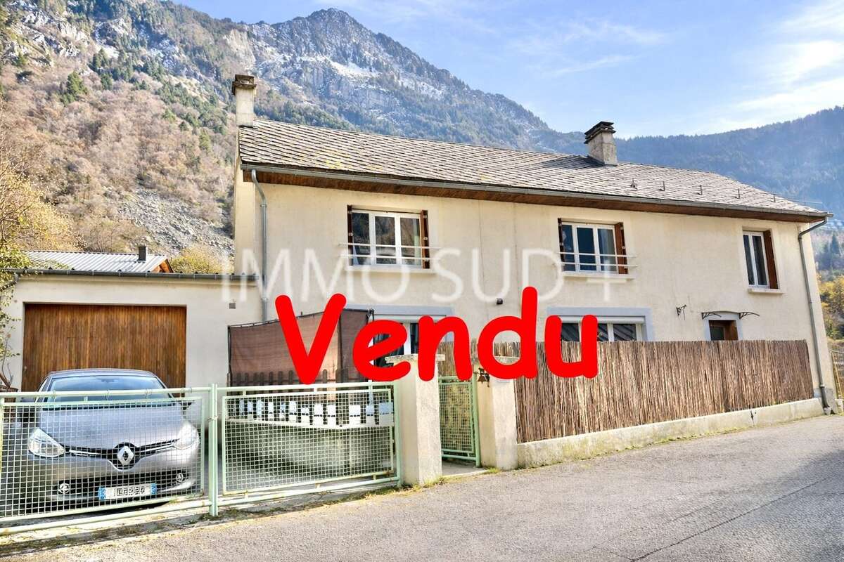 Maison à LIVET-ET-GAVET