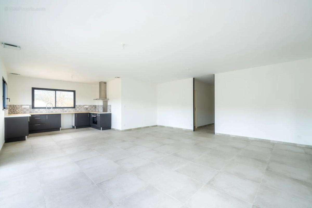 Maison à MOULES-ET-BAUCELS