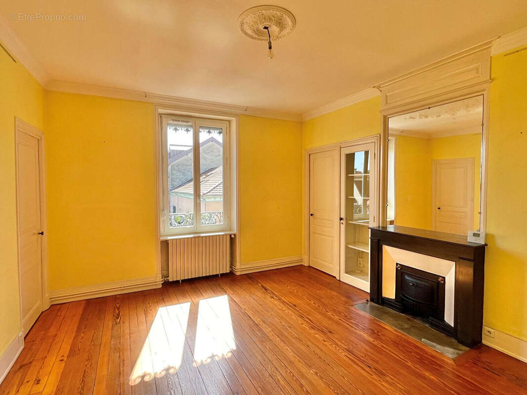 Appartement à BOURGOIN-JALLIEU