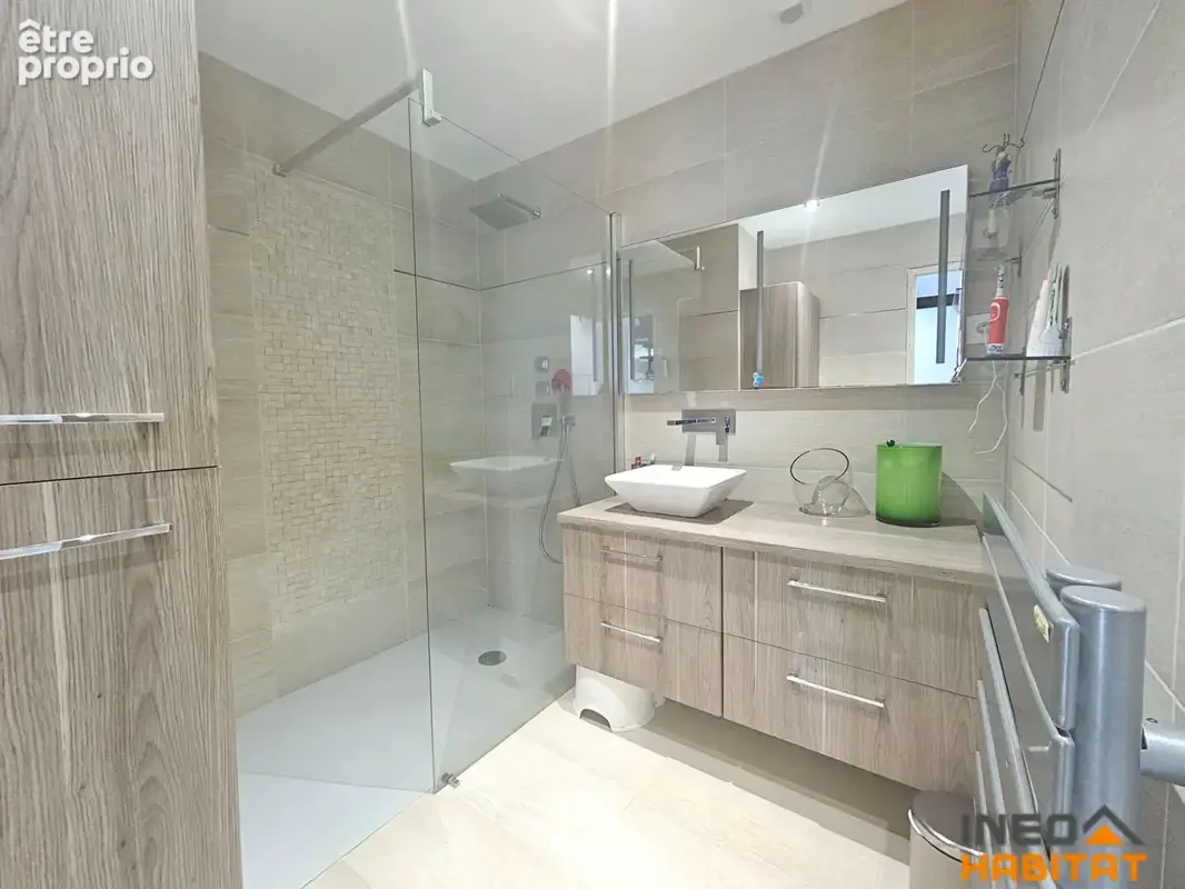 Maison Contemporaine Geveze 7 pièce(s) 202 m2 - photo 8