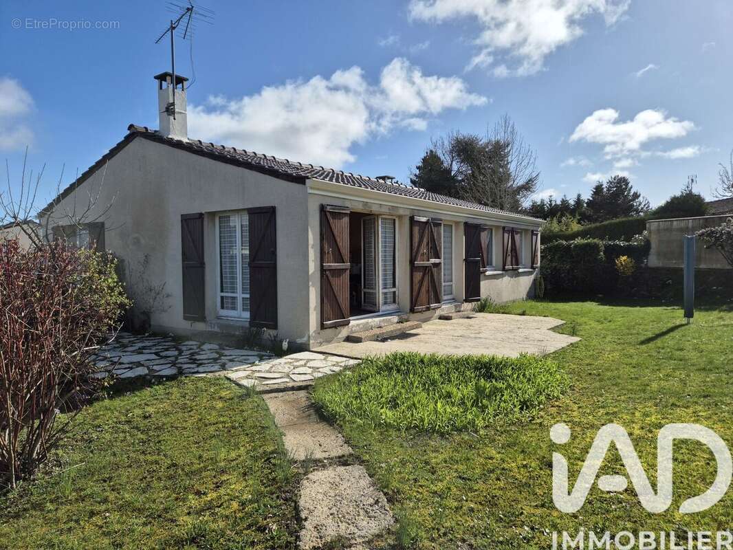Photo 2 - Maison à LIMOURS
