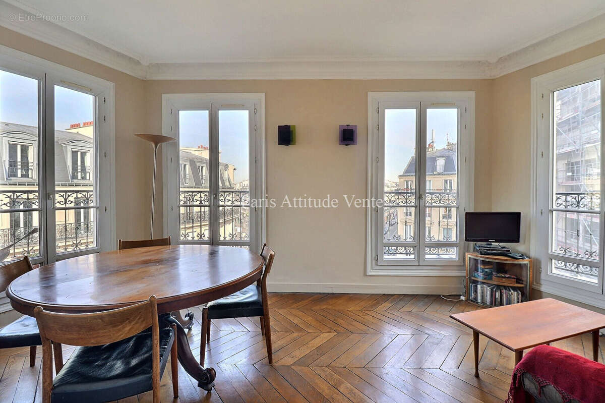 Appartement à PARIS-10E