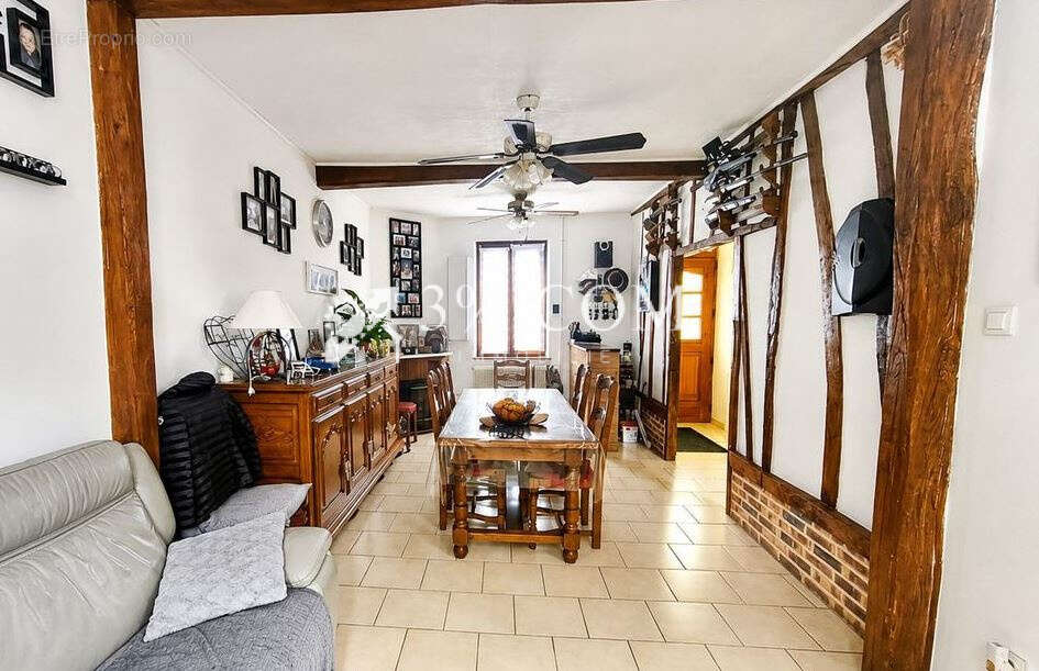 OISEMONT : Maison de village 90 m2 - 3 CH ( 4?) - sur terrai - photo 4