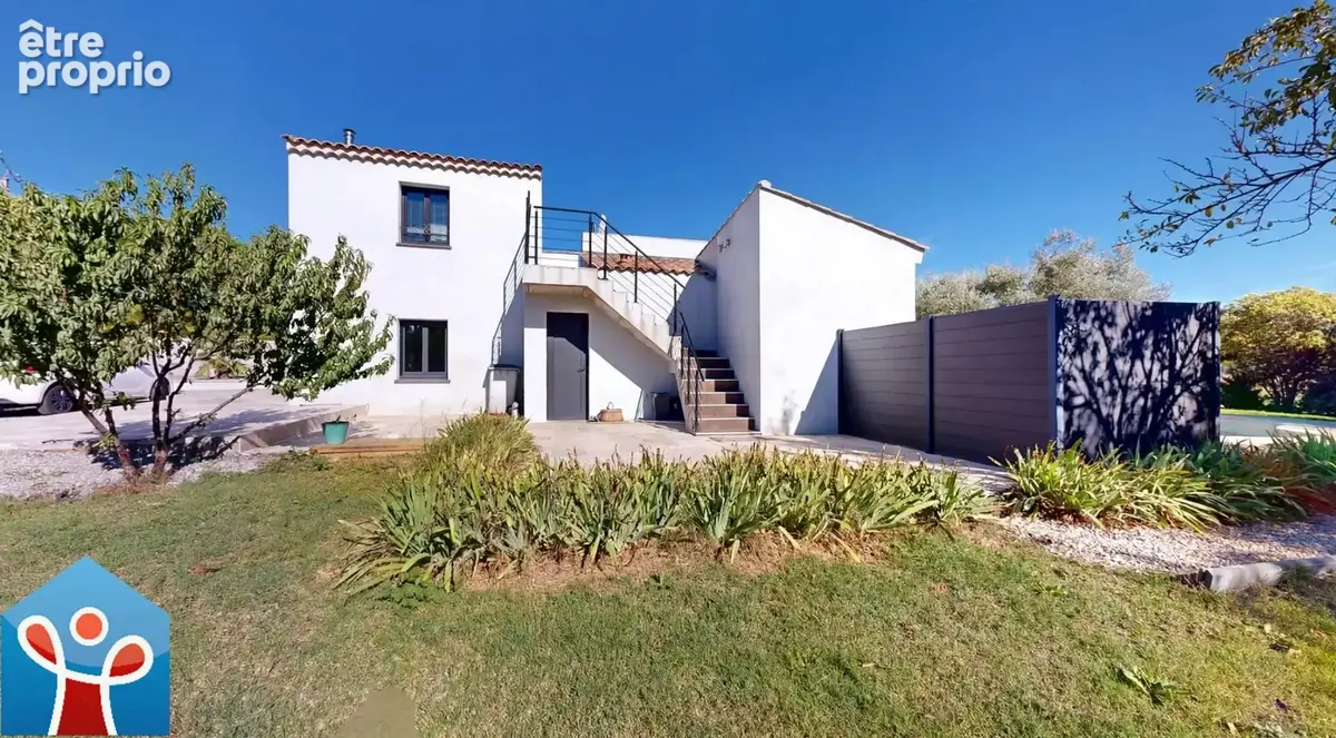 Villa moderne avec piscine, dépendances et terres agricoles - photo 21