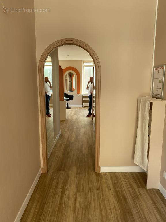 A louer salon de coiffure de 90m2   mouans sartoux   alpes maritimes - photo 8