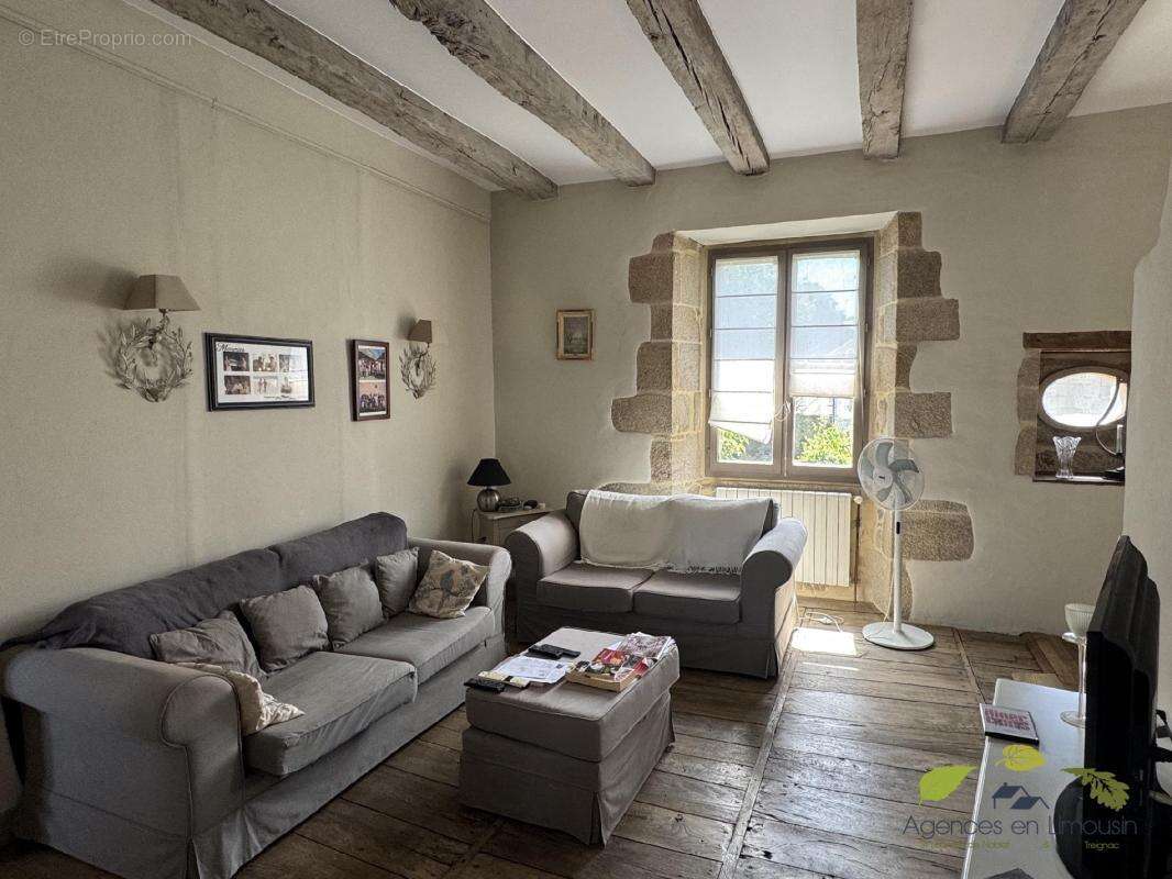 Maison à TREIGNAC