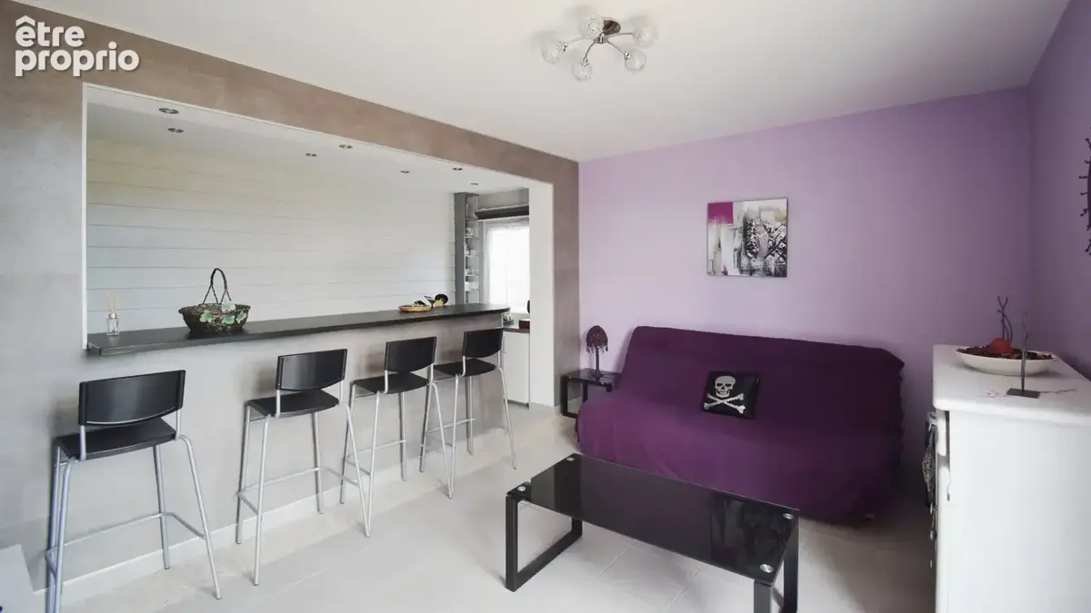 À VENDRE - Maison d'architecte avec piscine, dépendance aménagée et grange sur terrain arboré à 5 minutes de Vichy - photo 17