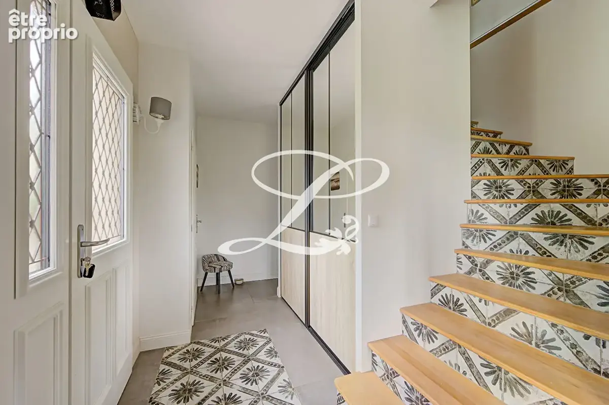 Maison Le Mesnil Le Roi  182 m2 - photo 3