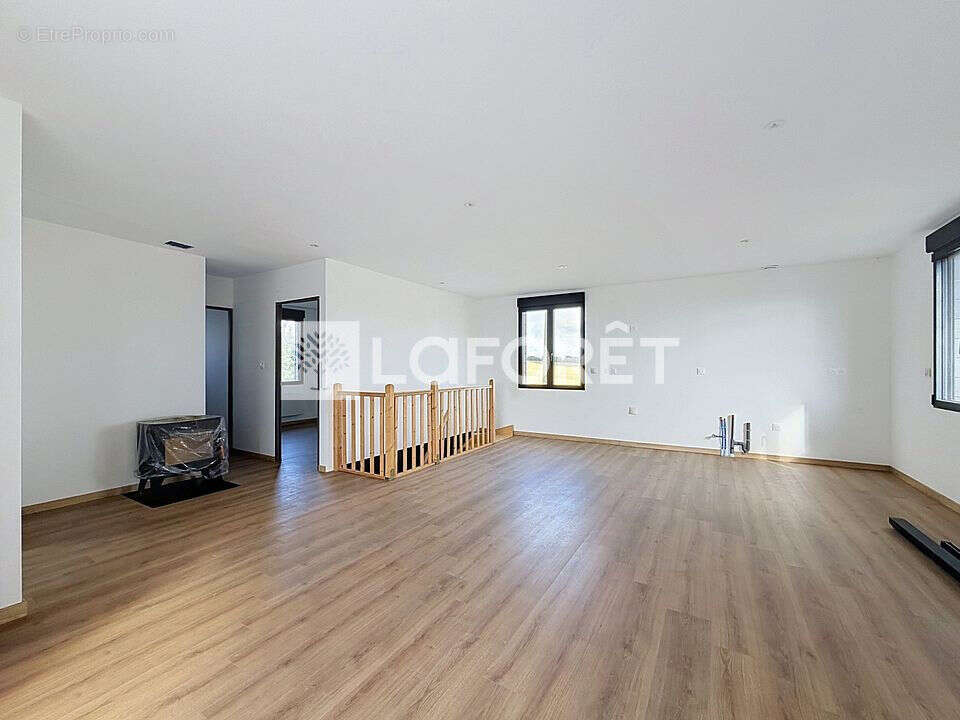 Maison Montjoire 4 pièce(s) 100 m2 - photo 2