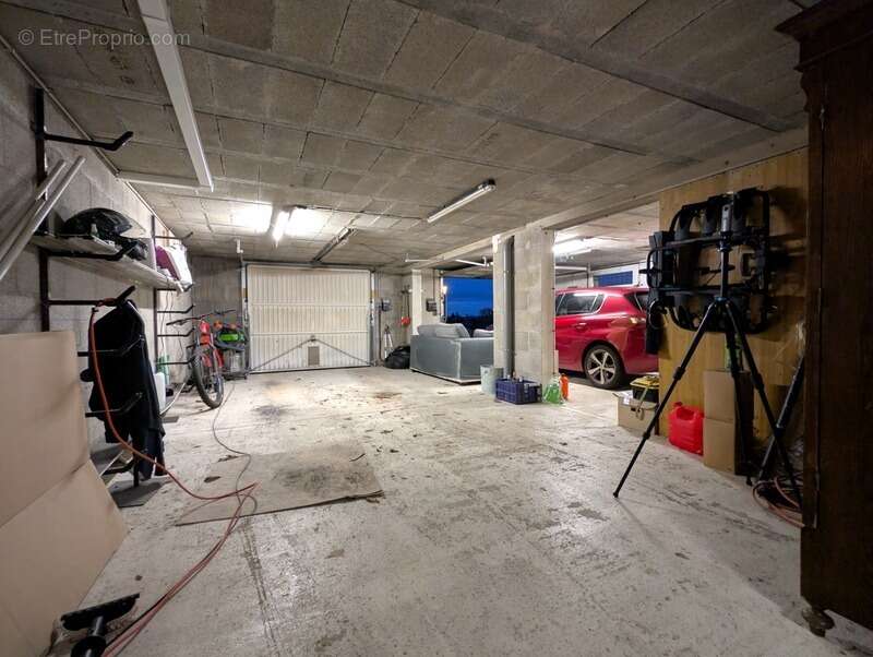 Maison à COMMELLE-VERNAY