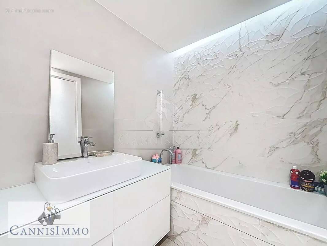 Appartement à LE CANNET