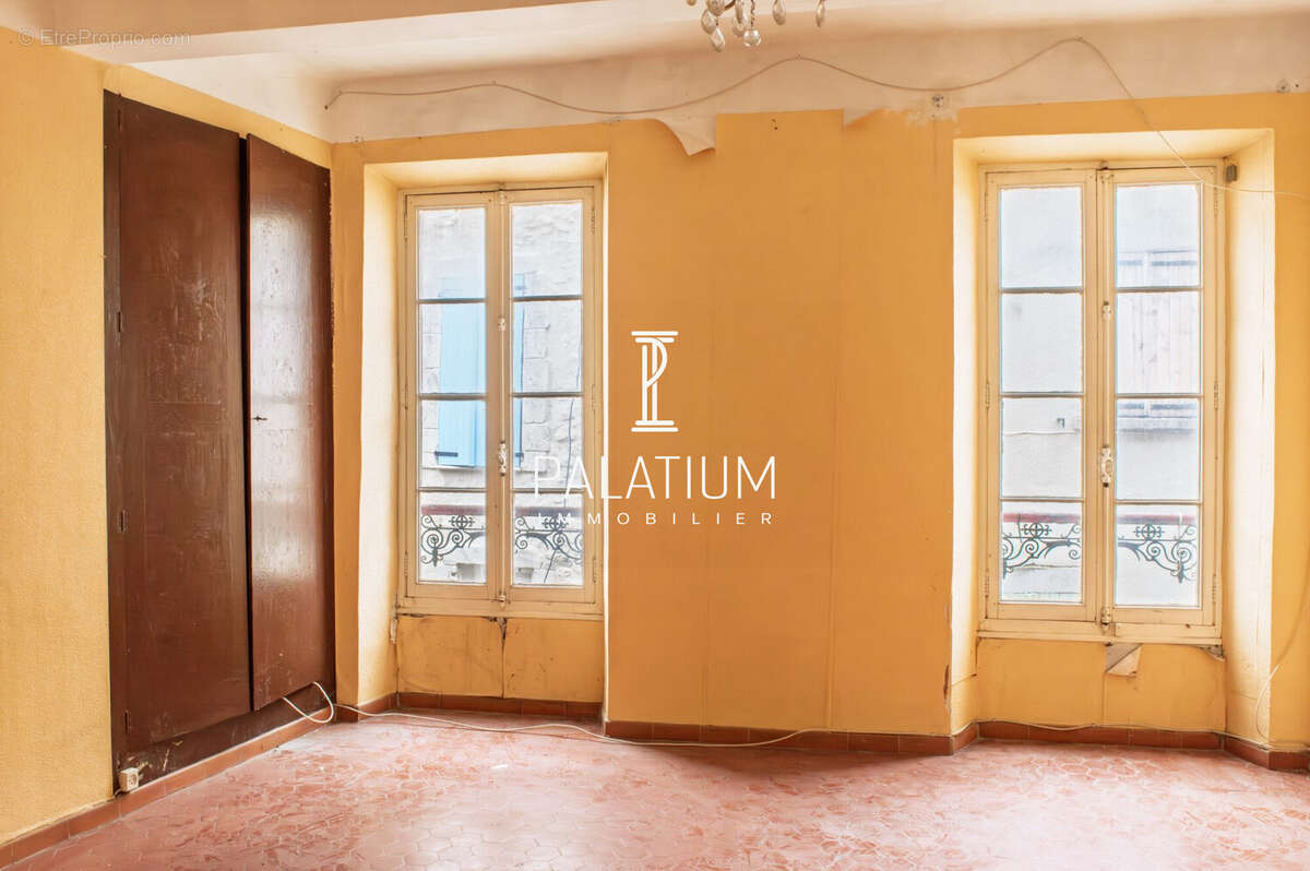 Appartement à PEYRUIS