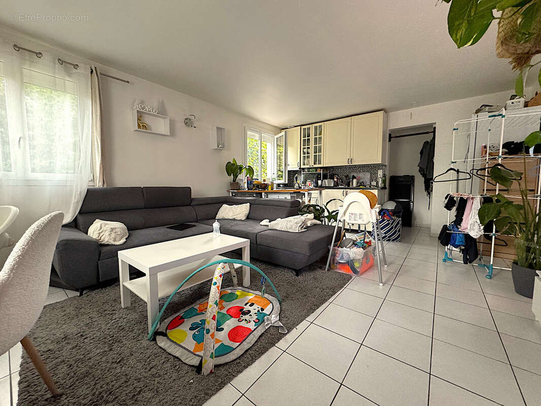 Appartement de 3 pièces en duplex à proximité de la Mairie et de la gare RER B - photo 6