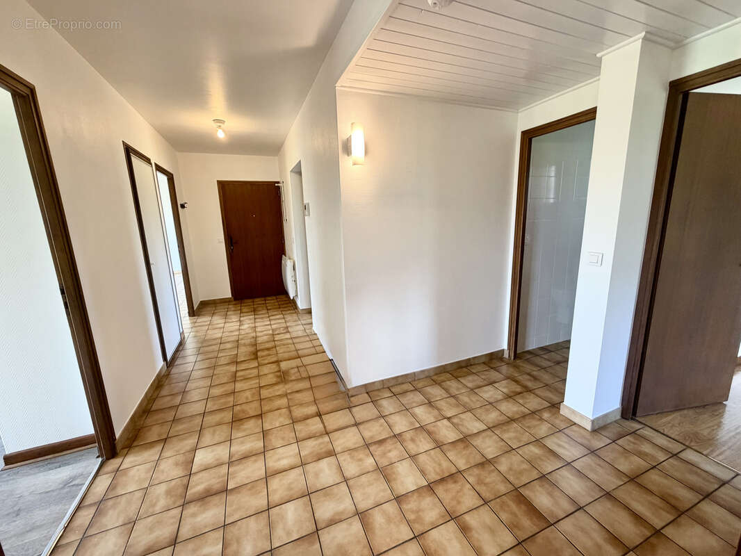 Appartement à GILLY-SUR-ISERE