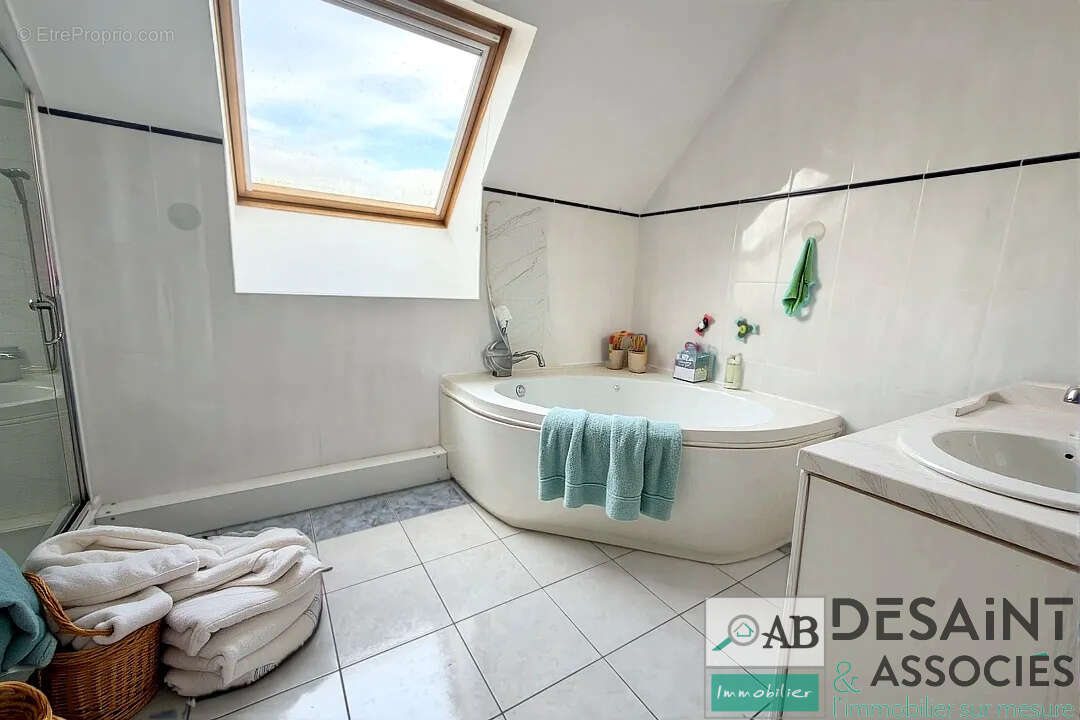 Villiers Sur Morin, à vendre, Maison individuelle 5 chambres au calme et proche de Disney, grand terrain de 25 - photo 10