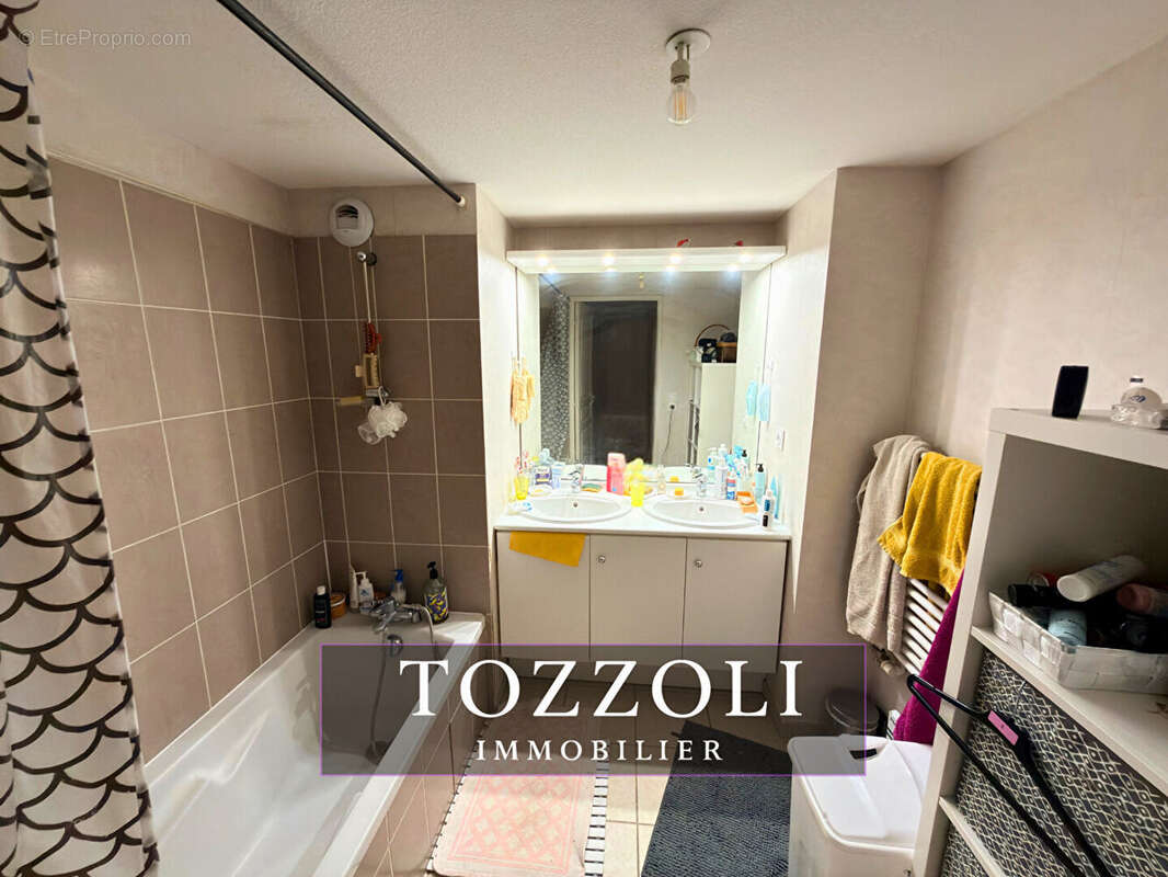 Appartement à L&#039;ISLE-D&#039;ABEAU