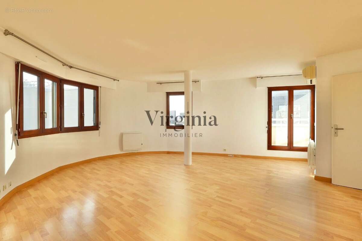 Appartement à CHARENTON-LE-PONT