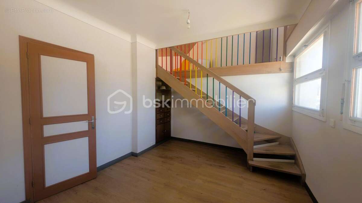 Maison à SECONDIGNY