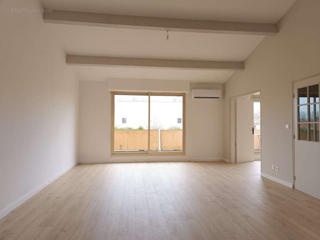 Séjour-cuisine - Appartement à NARBONNE