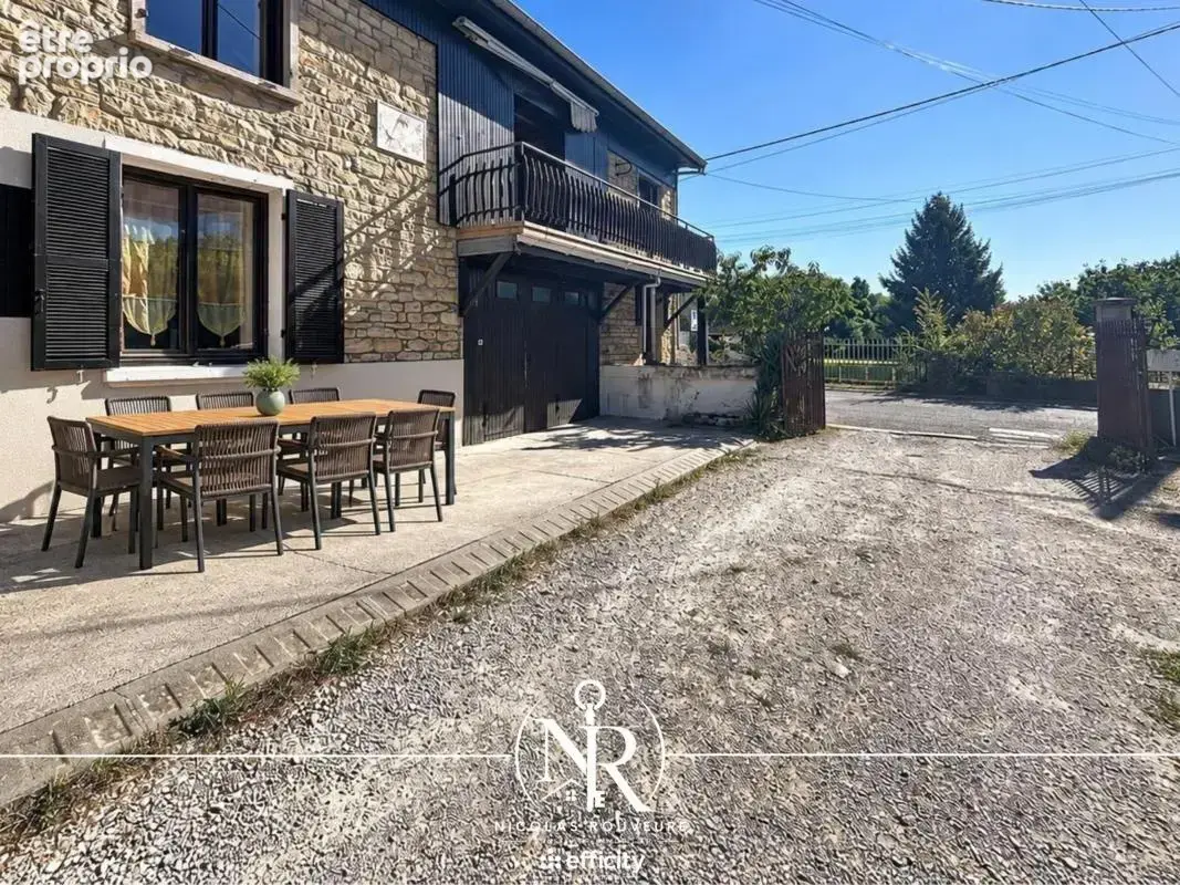 Maison 5 pièces 136 m² à vendre à L'isle-D'abeau (38080) - photo 2