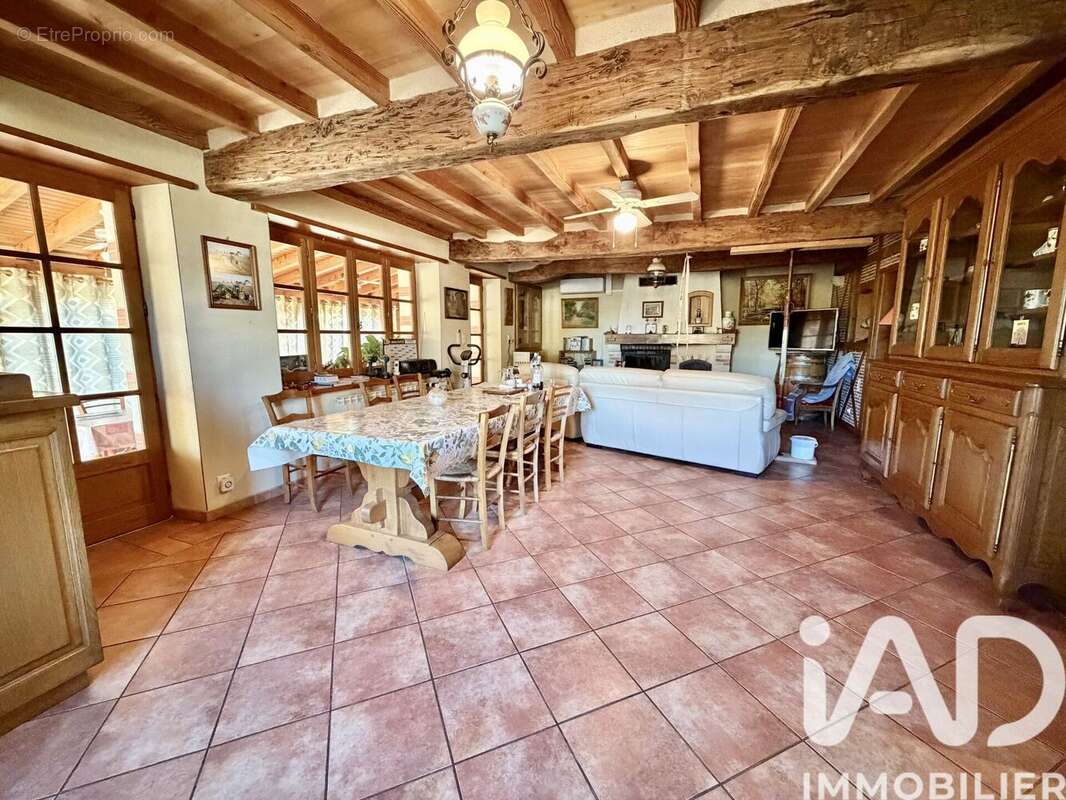 Maison 140 m² à Saint-Sauvy  - photo 5