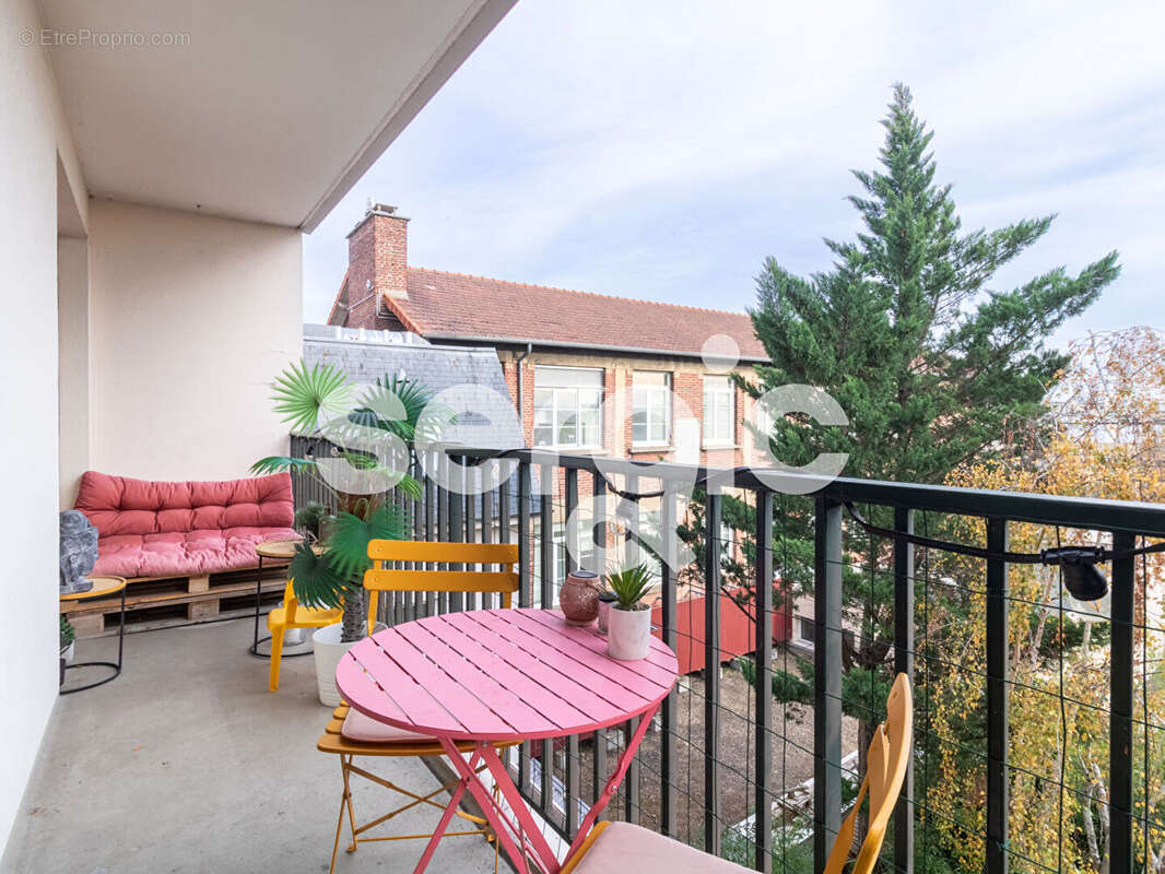 Appartement à COURBEVOIE