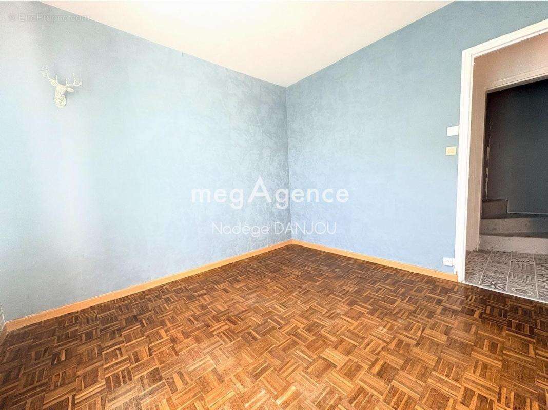 Pavillon sur sous sol 139 m2 habitables st denis de mere - photo 4