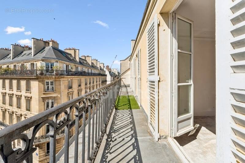Appartement à PARIS-7E