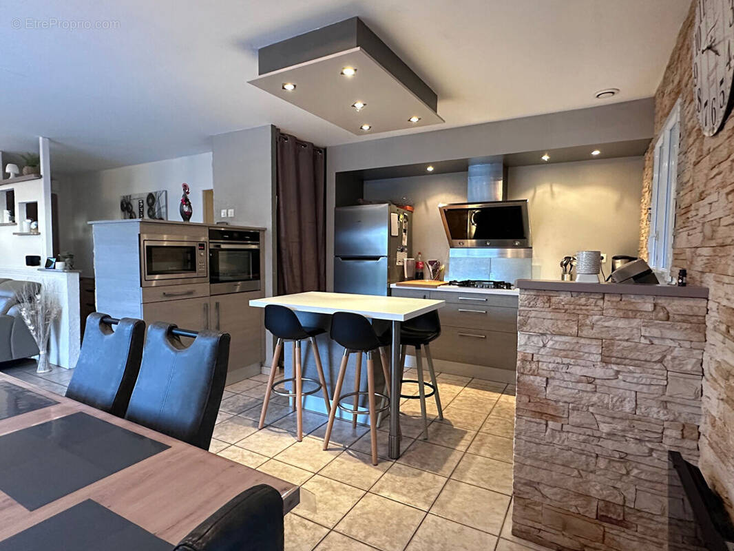 Maison à LA CHAPELLE-ACHARD