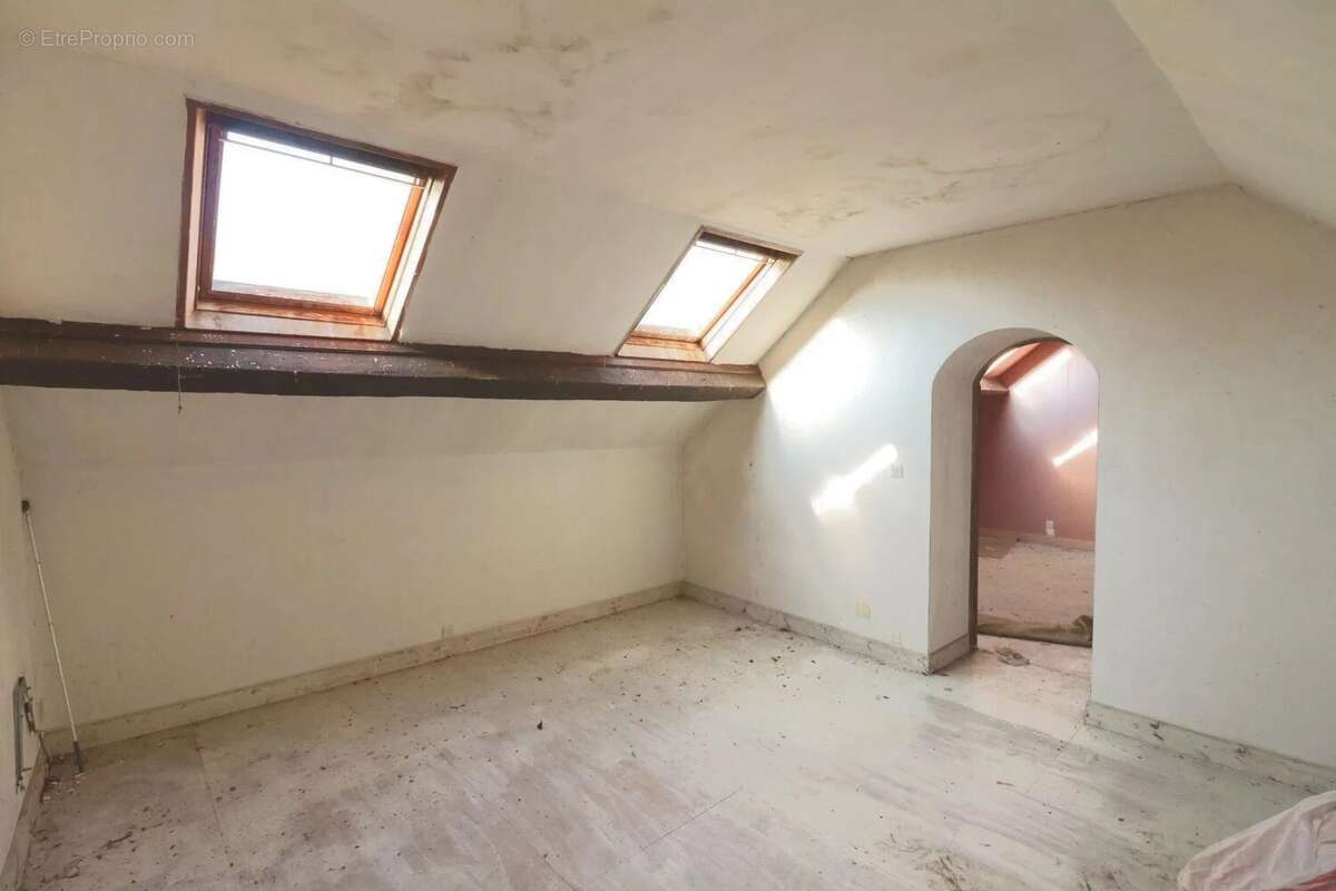 Maison à LA GUERCHE-SUR-L&#039;AUBOIS