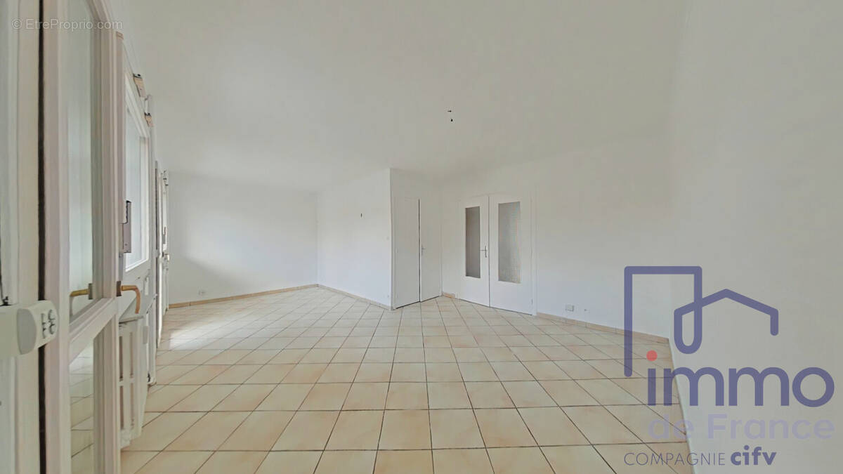 Appartement à SAINT-ETIENNE