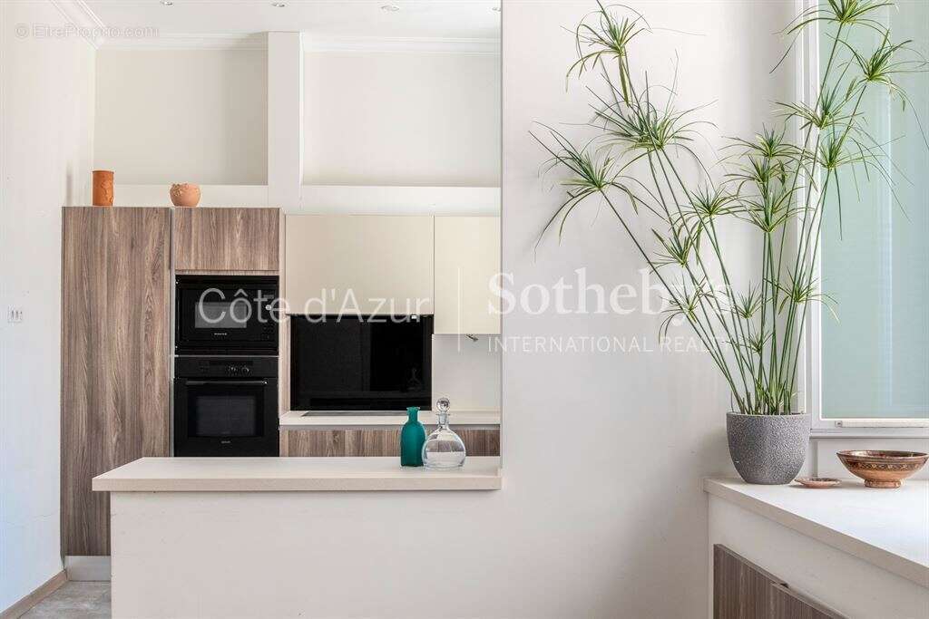 Nice Centre - Appartement 148 m² à rénover - Avenue Jean Médecin - photo 2