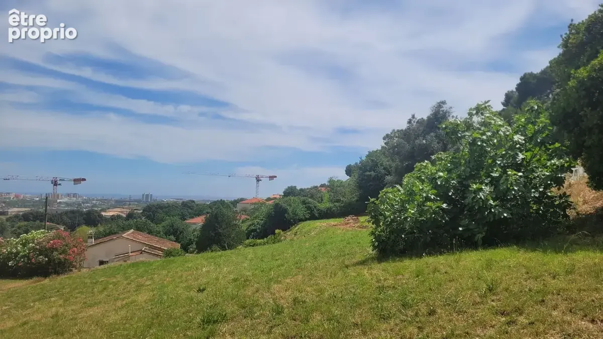 Terrain à bâtir de 1718 m² à SAINT-LAURENT-DU-VAR (06) - photo 3