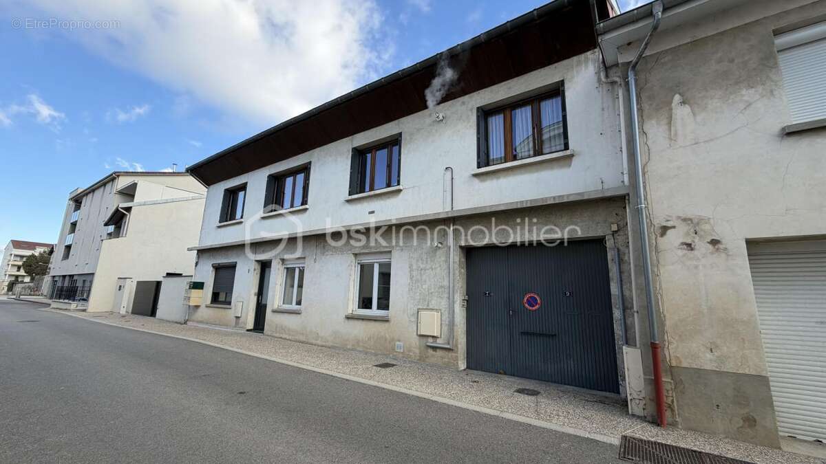 Appartement à ANNEYRON