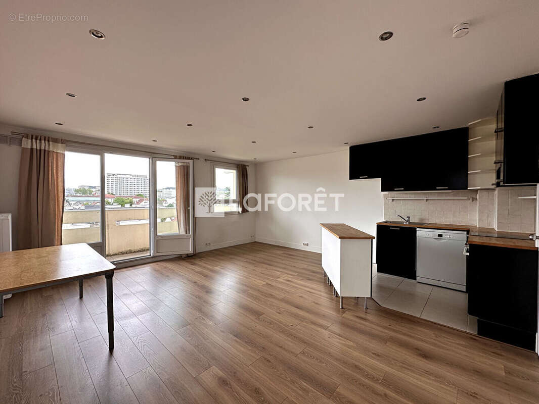 Appartement à NANTERRE