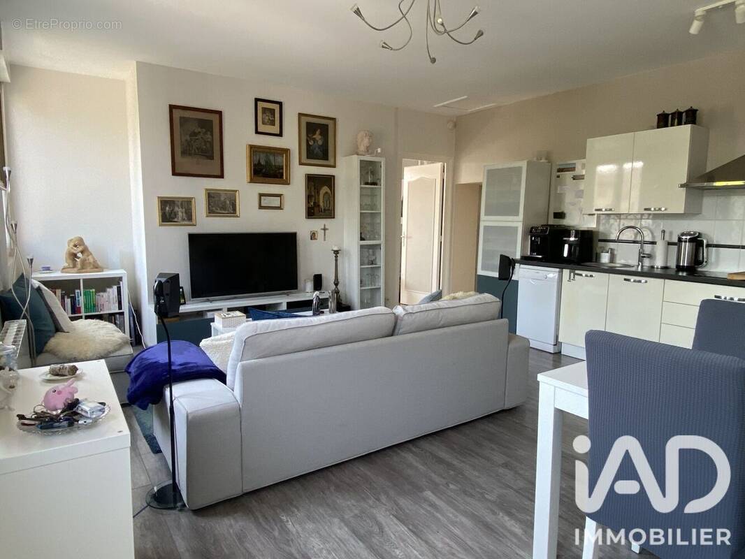 Photo 1 - Appartement à SAINT-JEAN-DE-LA-RUELLE