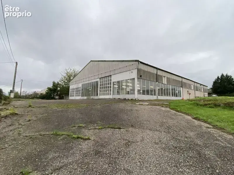 Commerce 1000 m² à Montbrison  - photo 1
