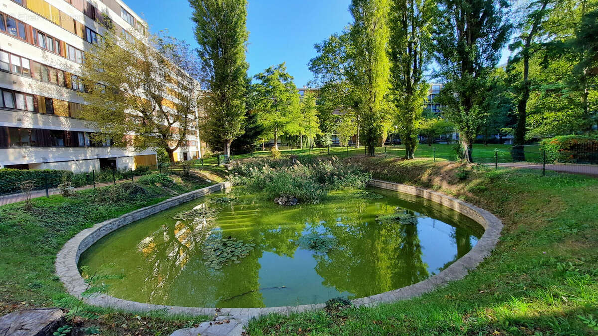 Appartement à FONTENAY-LE-FLEURY